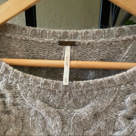 Free People Distressed Tan Beige Cable Knit Alpaca Wool Blend Sweater M - Picture 7 of 8